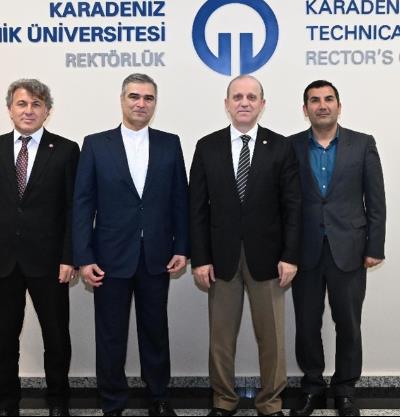دیدار سرکنسول جمهوری اسلامی ایران در طرابوزان با رئیس دانشگاه کارادنیز تکنیک طرابوزان